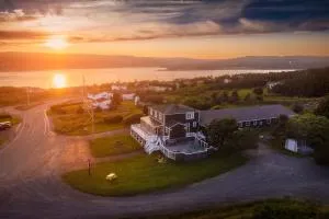 Edge of the Avalon Inn - Saint Brideʼs