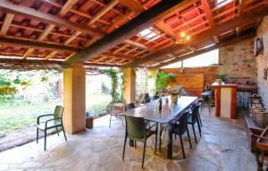 Amazing Home In Chassiers With Wifi