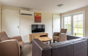 3 Bedroom Lovely Home In Wagenborgen