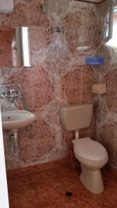 Shans 2 Hotel image 33