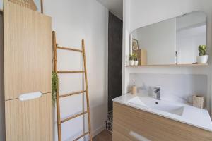 Appartements FLORA,centre Reims,parking prive : photos des chambres