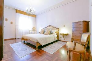 QUEEN HOME Gabrielle