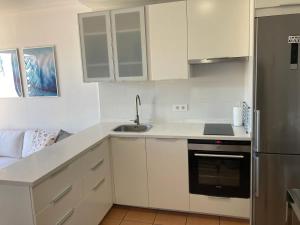 Fantastic seafront apartment with sea views & pool