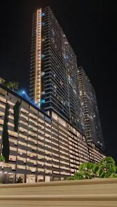 Spacious3BR 12-PaxApartmentStunning Sea &CityViews