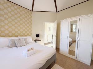 Cosy 1-bedroom cottage next to Combe Lodge Venue