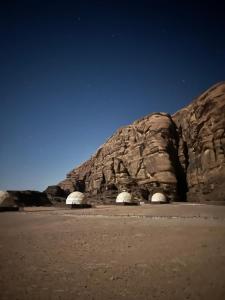 HOlIDAY LUXURY WADI RUM