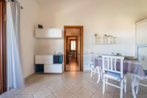 Stunning Seaside Panorama House img9