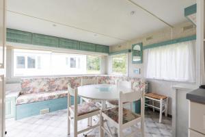 Campings L-heberge du lac d-Isachris mh3 : photos des chambres