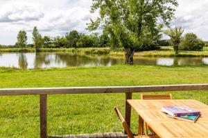 Campings L-heberge du lac d-Isachris mh3 : photos des chambres
