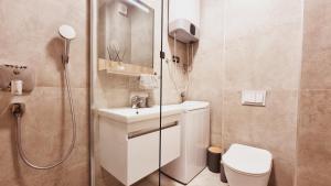 Amber Gloss, Casa Al Mare