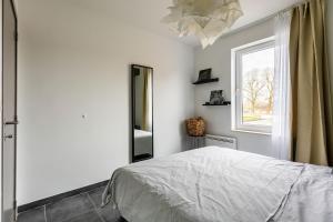 Modern apartment 10min Mons
