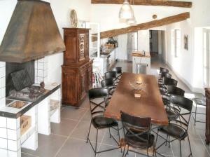 Villa spacieuse à Oppède avec piscine et vue imprenable