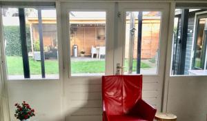 Aaf is alleen te boeken van zaterdag tot zaterdag De tuin is afsluitbaar voor uw hond