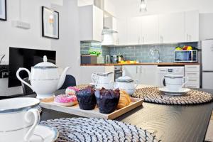 Spacious Family Apartment, Sleeps 6, FREE Secure Parking, Near Beach