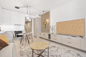 LAM Sophisticated - AC - Balcony