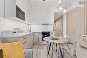 LAM Sophisticated - AC - Balcony