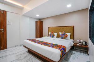 Glitz Hotels - Seven 7 Star