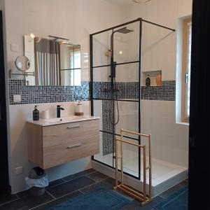 B&B / Chambres d'hotes L-Essentiel : photos des chambres