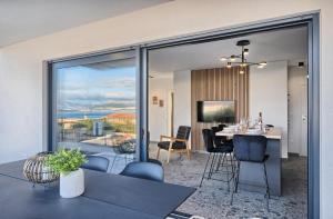 Bura Breeze - Sea-View Garden Apartment