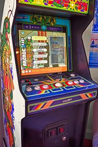 Spacious Cozy Retreat, Sleeps 10, Near NYC & EWR