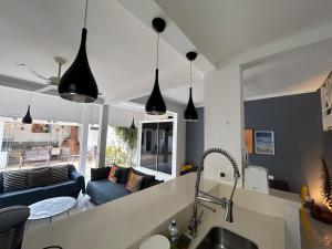 House in a secure condominium 200 meter from beach - Maresias