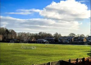 Spacious cosy quiet house&Free parking&Garden