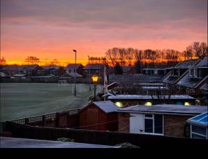 Spacious cosy quiet house&Free parking&Garden