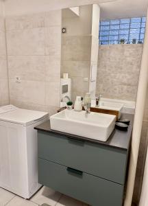 Pokojný a slnečný apartmán blízko centra 24h self check-in