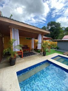 Main Kubo, La Ahoy RestHouse and Resort