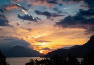 Luxury Cabin with Outdoor Tub ArtBliss IV - 史蒂文森