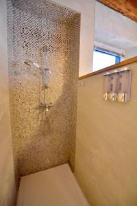 Maisons de vacances Maison de village wifi - parking et jardin prive : photos des chambres