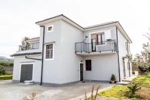 A casa di Marco Guesthouse - Apt di Ciampino e stazione per Roma - 弗拉特基