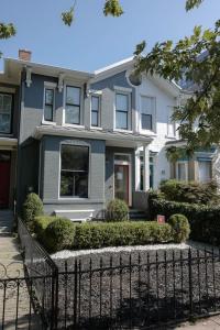 Modern Apartment in the Heart of Logan Circle