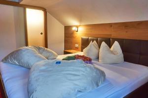 Small Double Room with Eastfacing Balcony room in Apart & Pension Wassermann