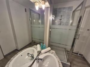 Appartements Le Mirabelle - Balcony - Pyrenees View - Expo Fair : photos des chambres