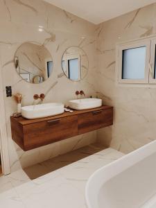 Villa avec piscine privée au calme