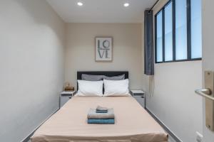 Charmant appartement équipé, 2 personnes au cœur de Menton, Climatisé, Proche Gares routière et Ferroviaire, Fête des Citron,