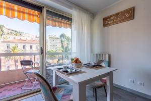 Appartements Magnifique appartement 2 personnes au coeur de Menton, Climatise et Proche Gares routiere et SNCF, Totalement equipe : photos des chambres
