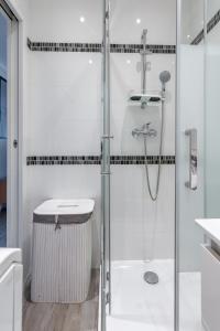 Appartements Magnifique appartement 2 personnes au coeur de Menton, Climatise et Proche Gares routiere et SNCF, Totalement equipe : photos des chambres
