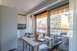 Appartements Magnifique appartement 2 personnes au coeur de Menton, Climatise et Proche Gares routiere et SNCF, Totalement equipe : photos des chambres