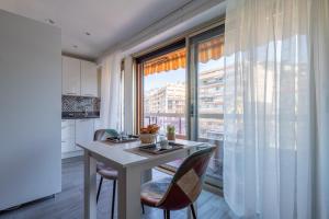 Appartements Magnifique appartement 2 personnes au coeur de Menton, Climatise et Proche Gares routiere et SNCF, Totalement equipe : photos des chambres