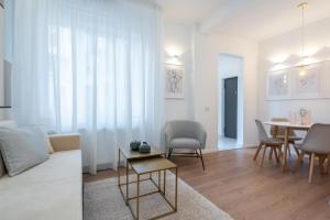 Chic Apartament în Piață Universității