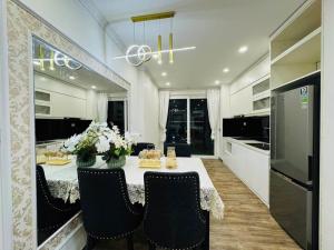 Newlife Ha Long apartment with sea view