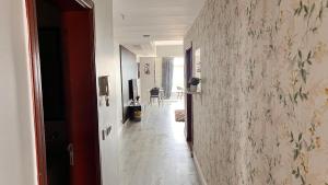 موج البحر ابراج الشاطئ مدينه الملك عبدالله الاقتصاديه عوائل فقط