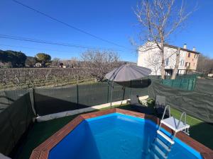 Appartements T3 avec piscine privee et aire de jeux au milieu des vignes : photos des chambres