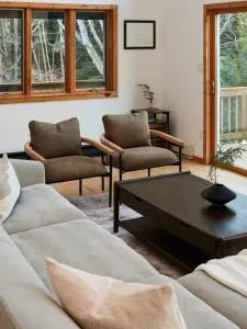 Private Chalet with Fire Pit Deck and Large Yard - Roscoe