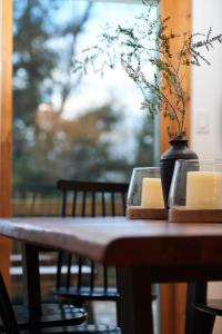 Private Chalet with Fire Pit Deck and Large Yard