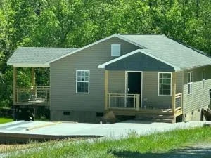 The Wooded Grand High Point - 阿什伯勒