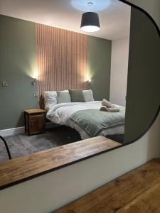 Brand New city Centre Flat, WiFi, Free Private off-site parking