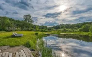 Chic Renovated Chalet with Private Pond - Callicoon Center